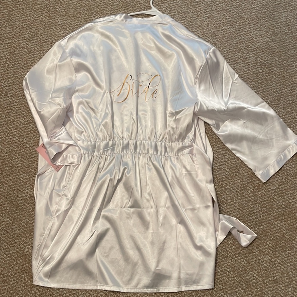 BRAND NEW Bridal Robe - Size L